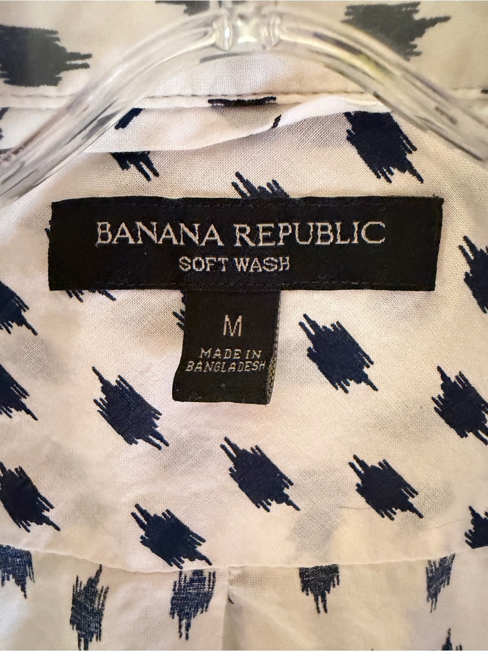 Banana Republic M White Button-Up Shirt with Navy Ikat Brushprint 100% cotton - Picture 3 of 13